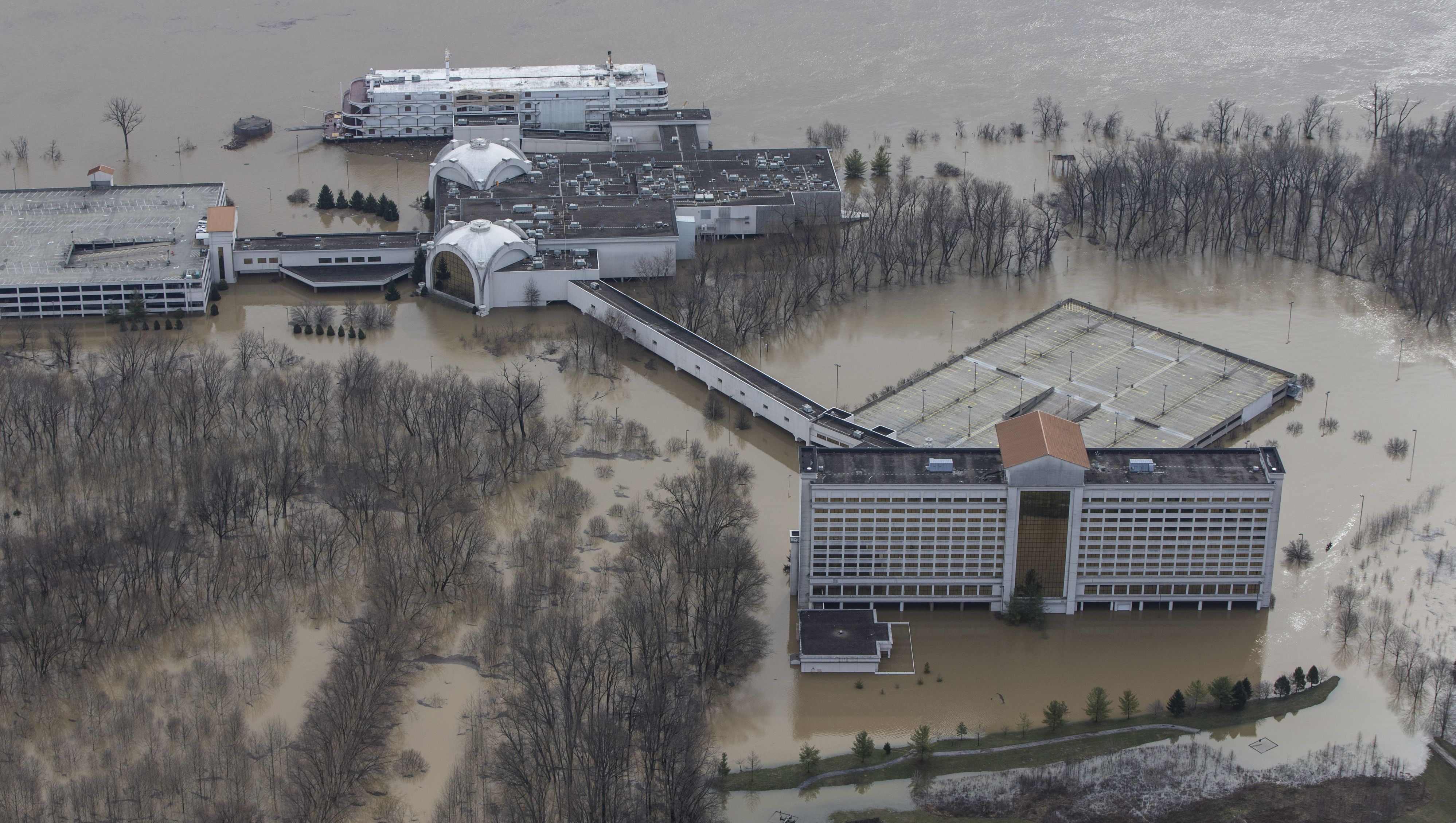 Horseshoe Southern Indiana closed due to flooding